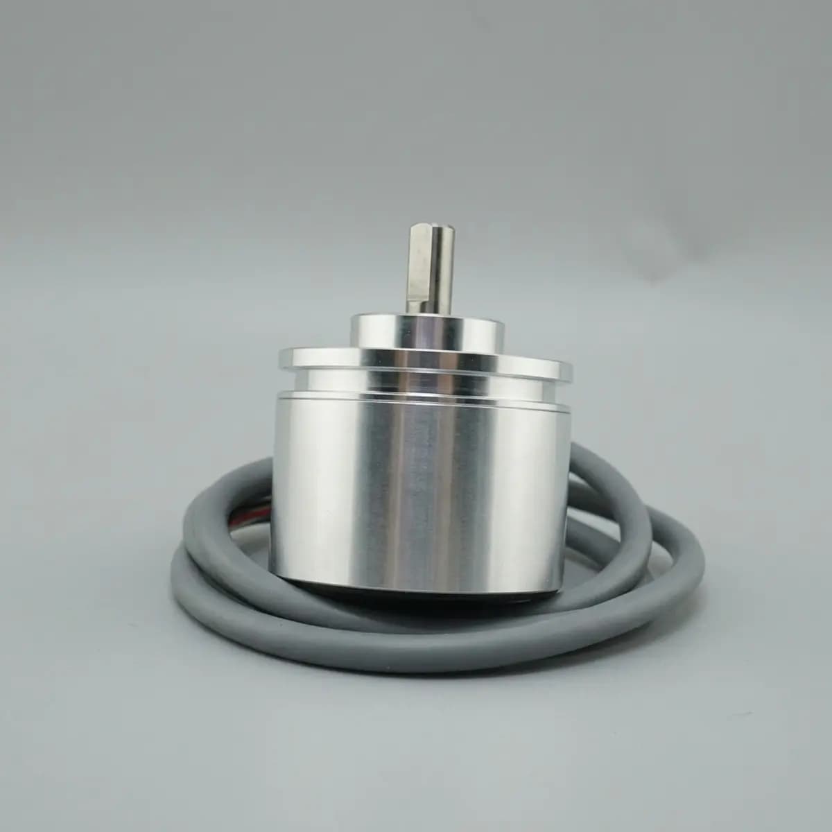 Industrial incremental encoder used to check 1024 PPR quadrature count-bandwidth fit